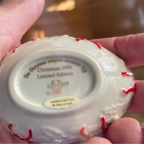 Lenox CHRISTMAS Egg 1994 Lmtd. Edition  THE CHRISTMAS SURPRISE COLLECTOR EGG Dog - Picture 9 of 10